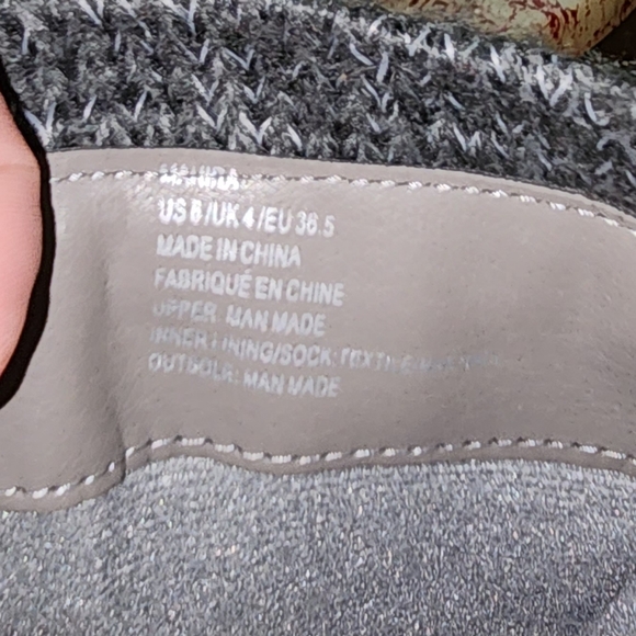 Women's sz 6 Grey faux leather w/ grey sweater accent boot - Picture 2 of 9